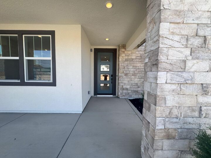 Property Photo: 4032 Diverge Drive CA 95747