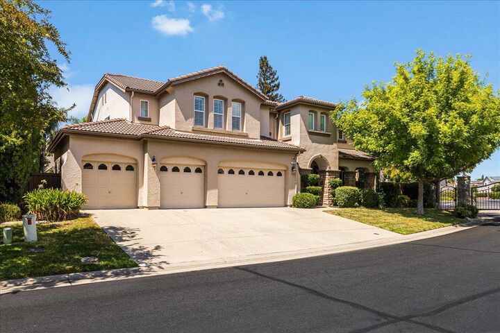 Property Photo:  1600 Baroness Way  CA 95747 