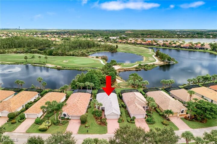 Property Photo: 10055 Oakhurst Way FL 33913