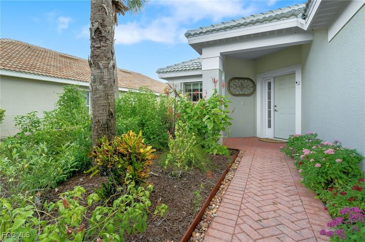 Property Photo:  10055 Oakhurst Way  FL 33913 