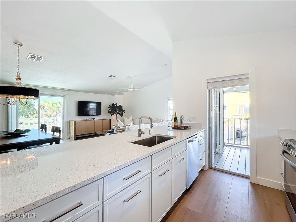 Property Photo:  27569 Hickory View Drive  FL 34134 