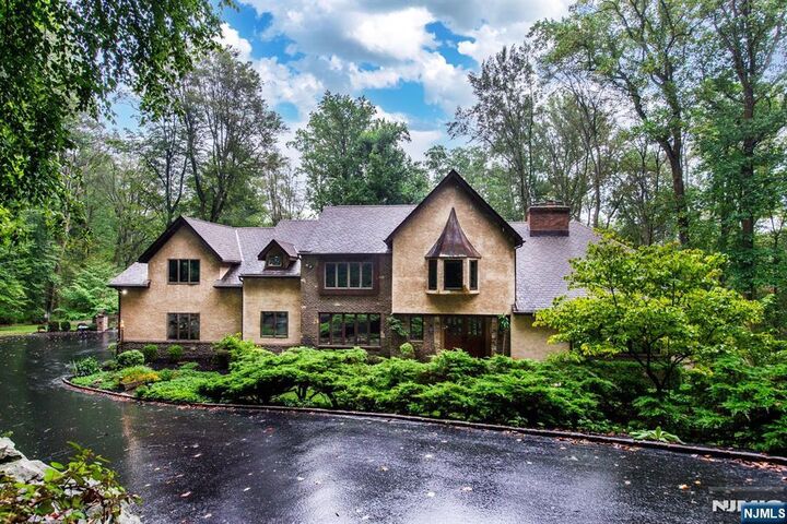 Property Photo:  133 Rippling Brook Way  NJ 07924