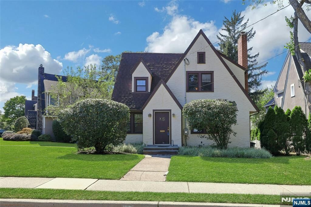 Property Photo:  394 Ackerman Avenue  NJ 07452 