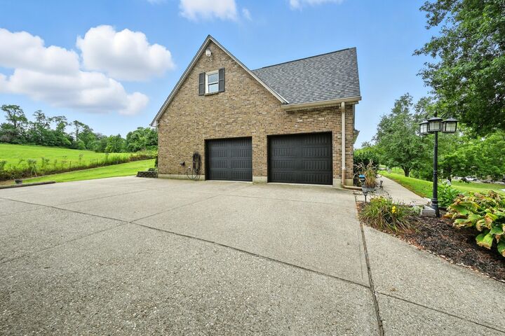 Property Photo: 4120 Idlebrook Lane KY 41005
