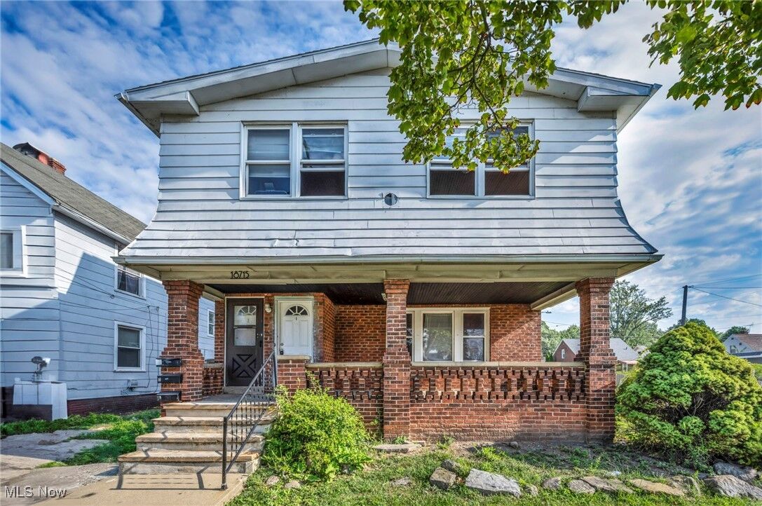 Property Photo: 18715 Mohawk Avenue OH 44119