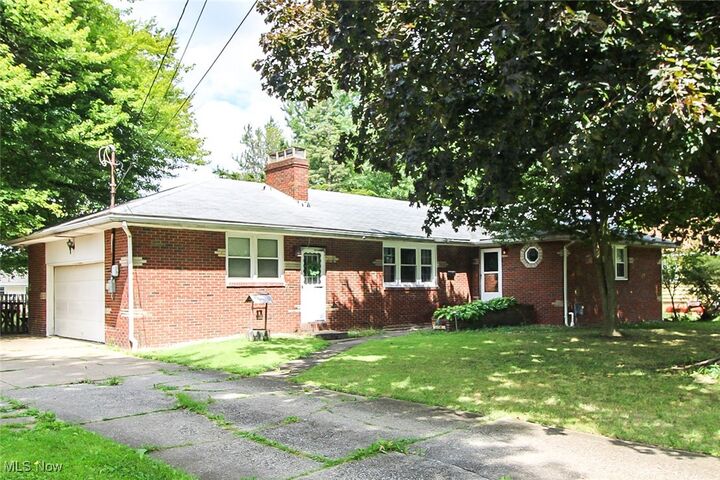Property Photo: 1926 Brandon Avenue OH 44514