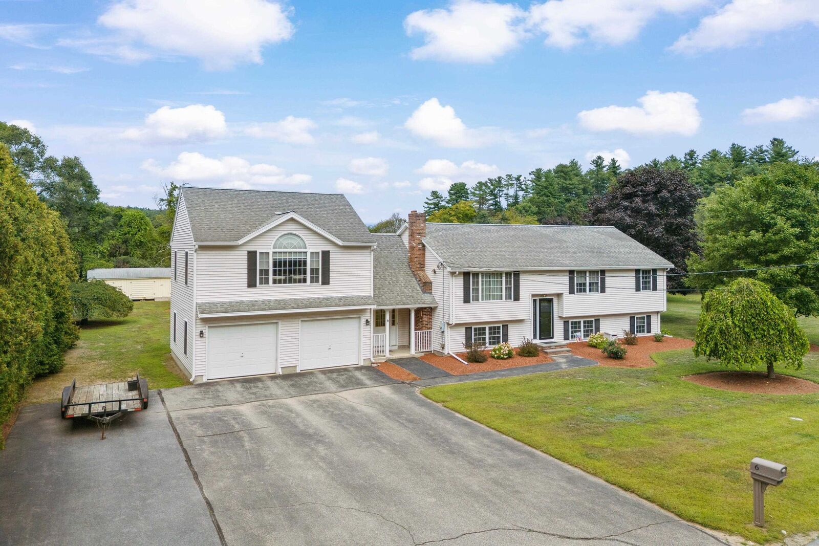 Property Photo: 6 Gumpas Hill Road NH 03076
