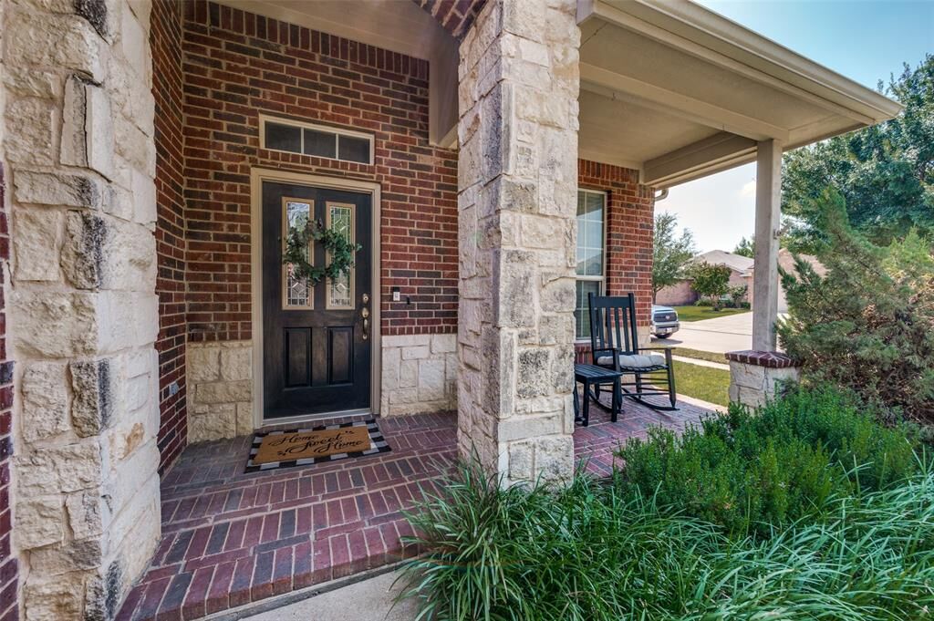 Property Photo: 2300 Clairborne Drive TX 76177