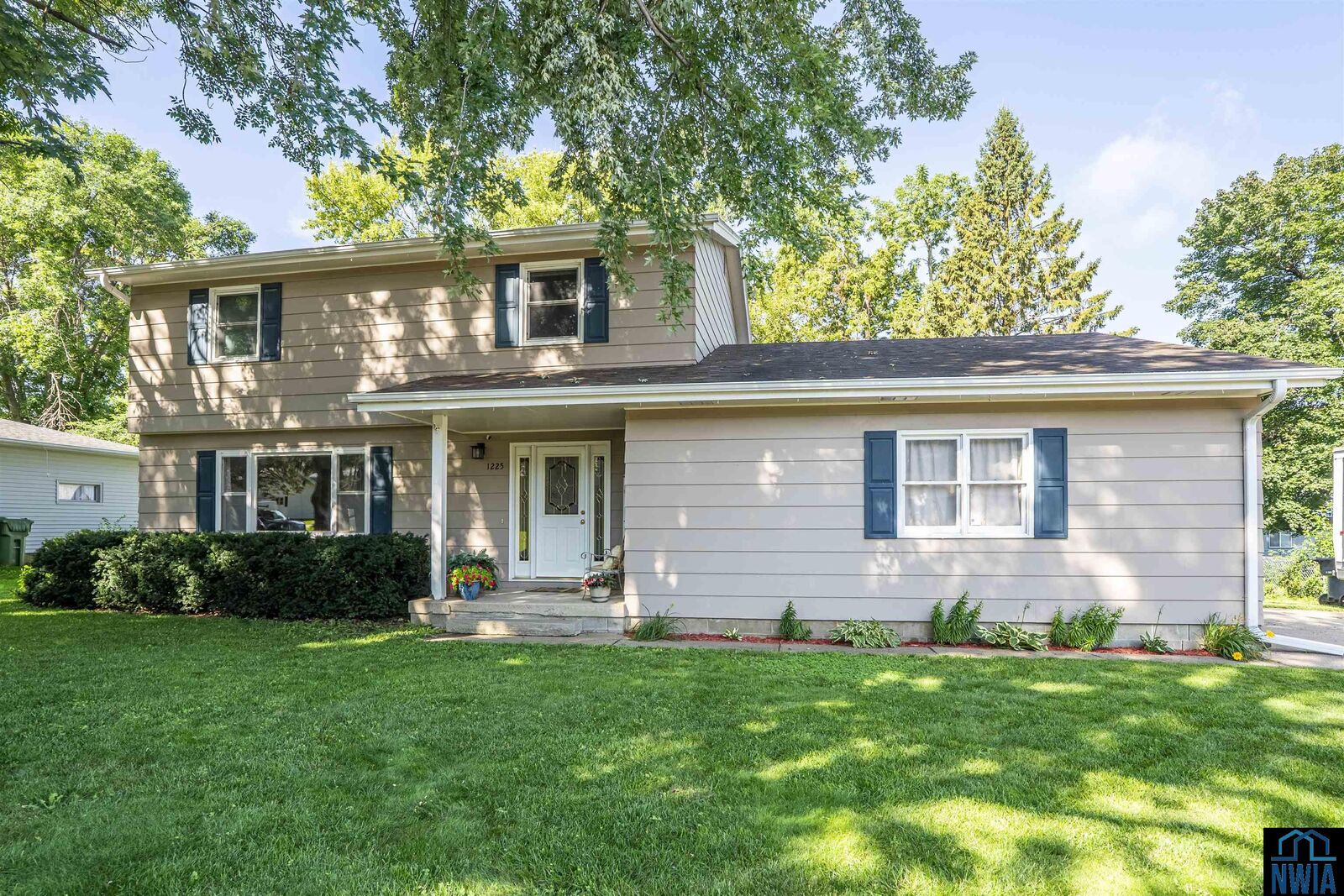 Property Photo: 1225 3rd Ave SW IA 51031
