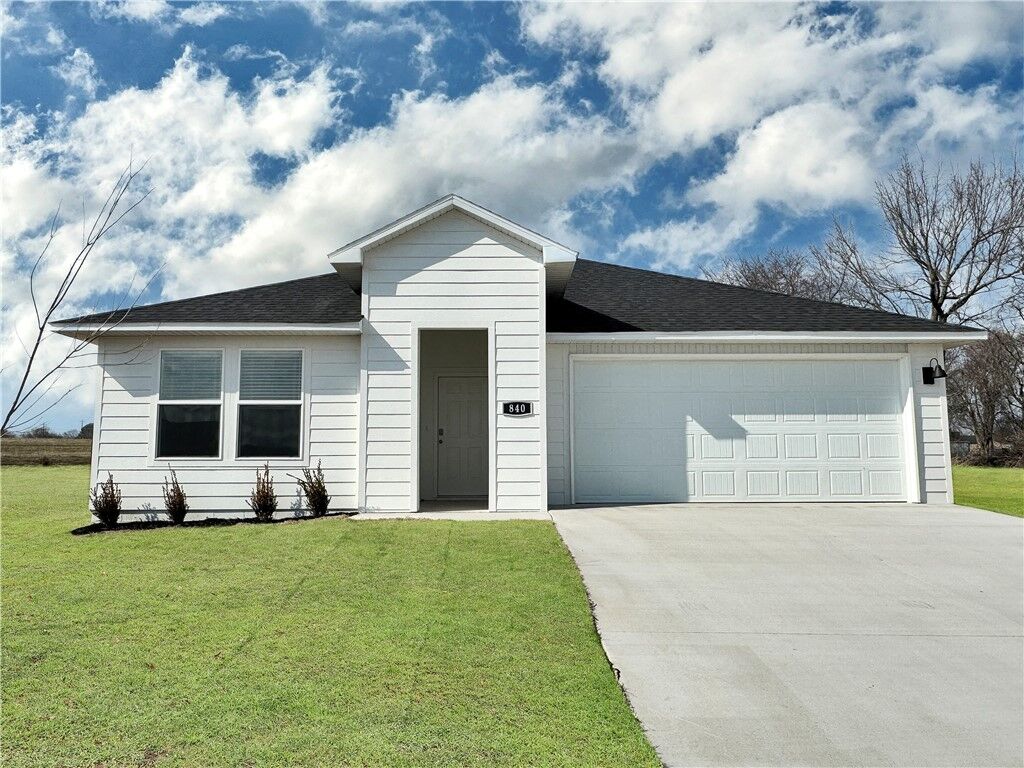 Property Photo:  961 Sagely Street  AR 72753 