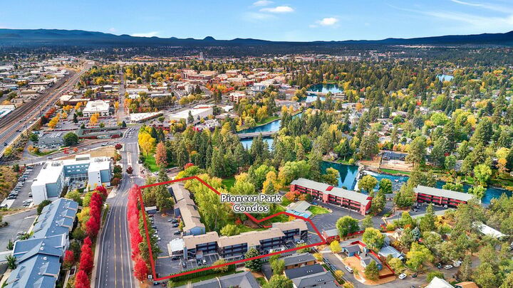 Property Photo:  1565 NW Wall Street 154/155  OR 97703 