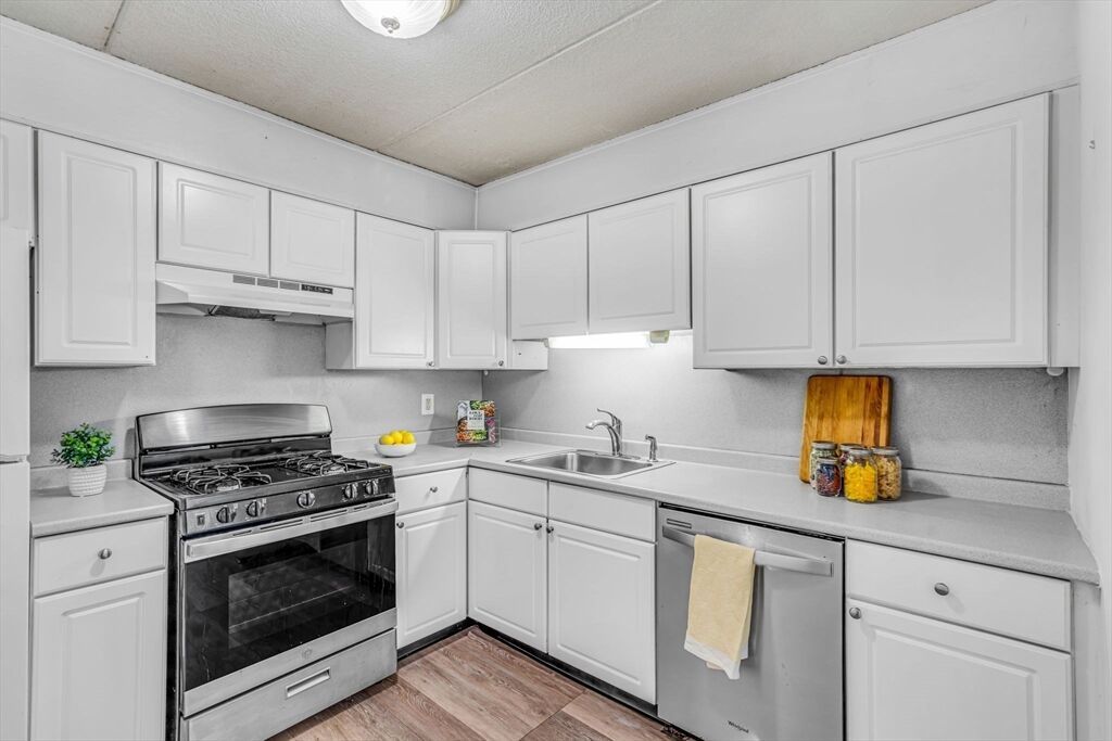 Property Photo:  1550 Worcester Road 101  MA 01702 