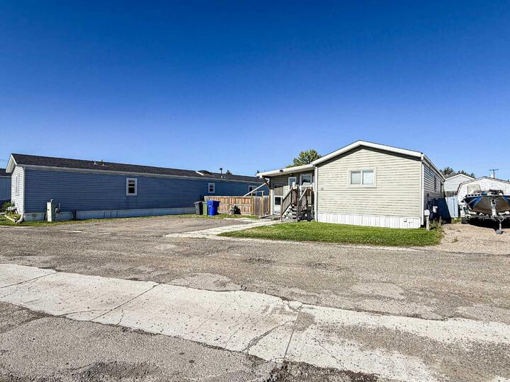 5800 46 Street 13  Olds AB T4H 1G7 photo