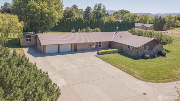 Property Photo: 101 Table Mountain Drive WA 98926