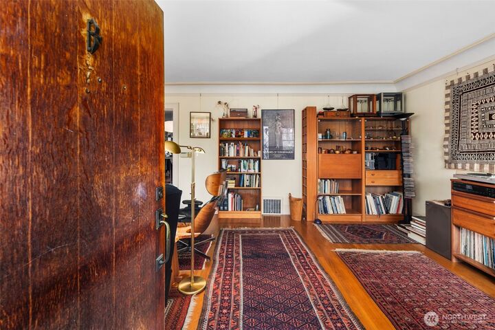 Property Photo: 4321 Densmore Avenue N WA 98103