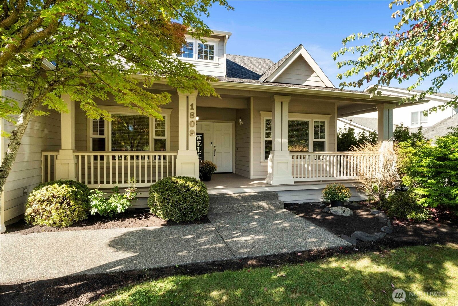 Property Photo:  1809  31st Avenue SE  WA 98374 