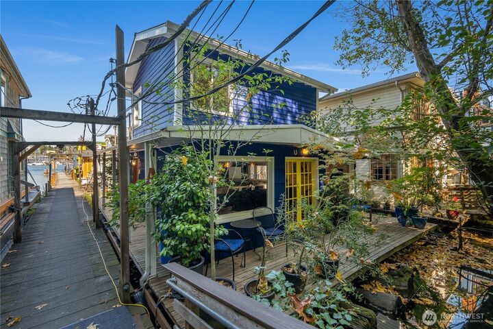 Property Photo: 2766 Westlake Avenue N A WA 98109