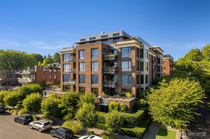 200 W Highland Drive 304  Seattle WA 98119 photo