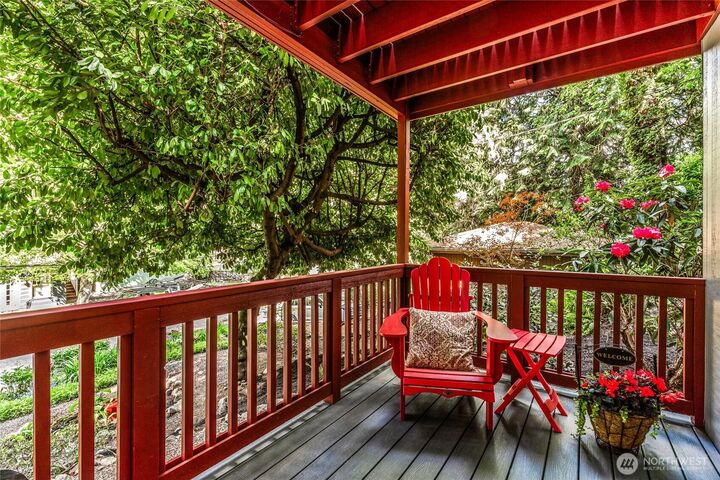 Property Photo: 3527 E Spruce Street WA 98122