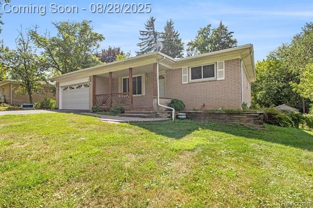 Property Photo:  4910 Clarkston Road  MI 48348 