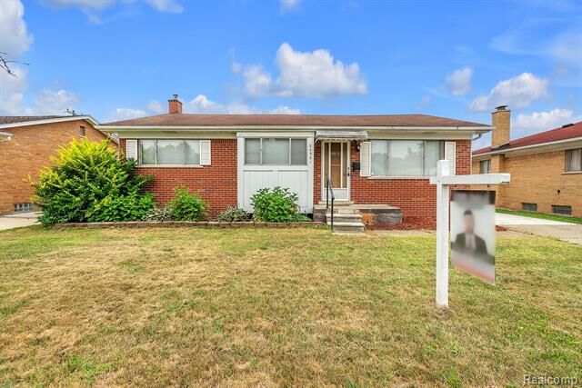 Property Photo: 20901 Crestmont Lane MI 48127