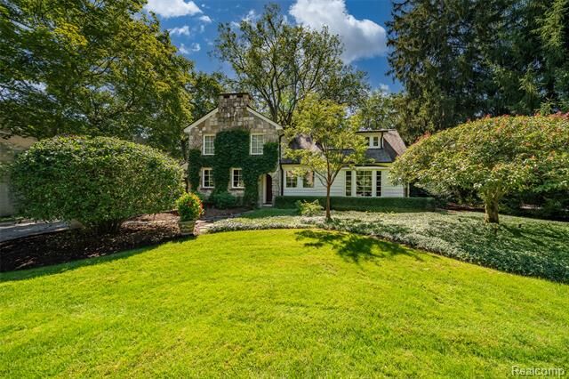 Property Photo:  485 Harmon Street  MI 48009 