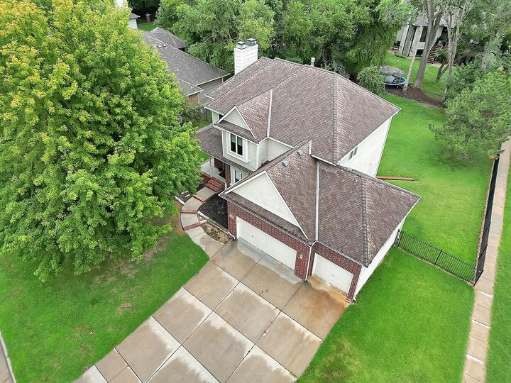 Property Photo: 7709 W Meadow Knoll St KS 67205