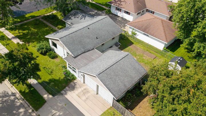 Property Photo:  602 West Cramer Street  WI 53538 