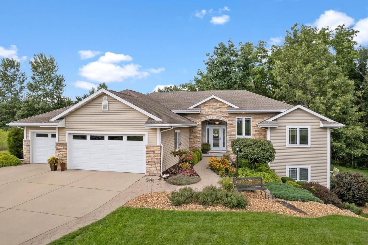 Property Photo: 3412 Woods Edge Lane WI 53548