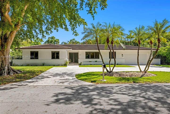 Property Photo: 1460 Campamento Ave FL 33156