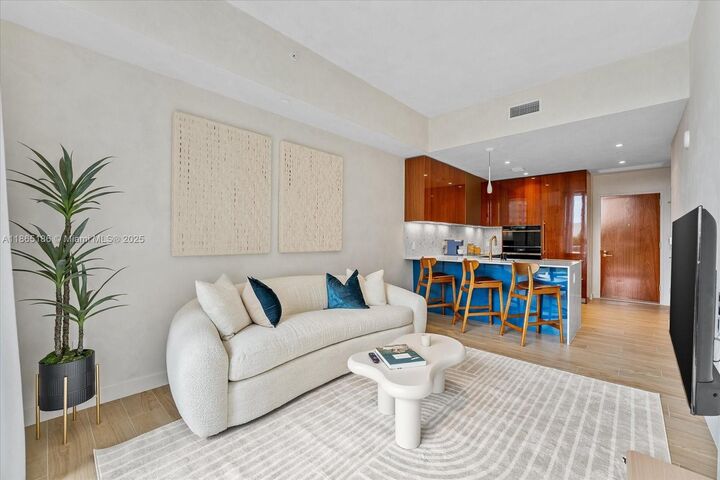 Property Photo: 2678 Tigertail Ave 315 FL 33133