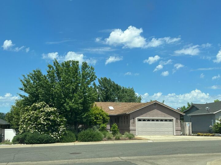 2100 Hacienda Street  Redding CA 96003 photo