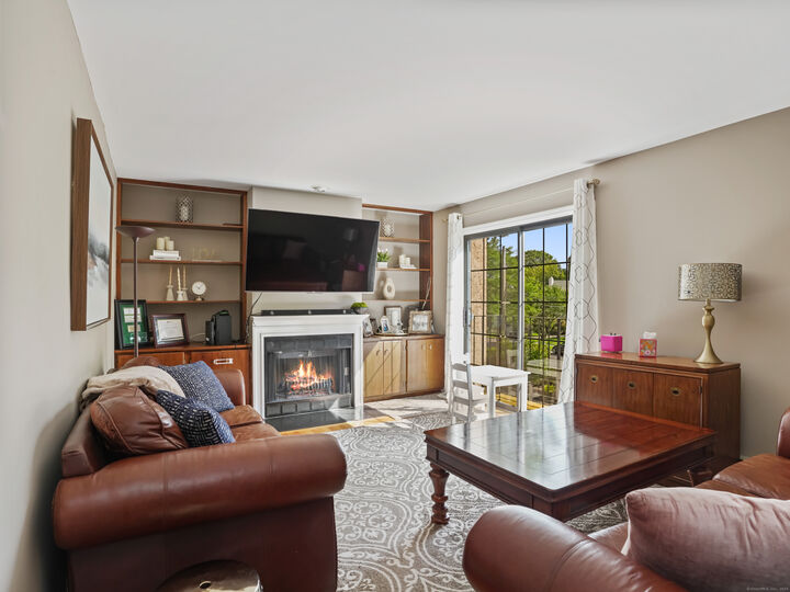 Property Photo: 272 Hubbard Avenue Apt 10 CT 06905