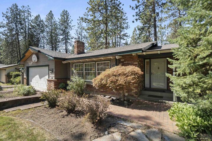 Property Photo:  912 W Bellwood Dr  WA 99218 