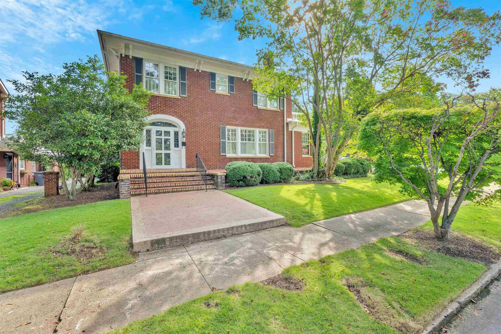 Property Photo:  169 Mills Avenue  SC 29302 