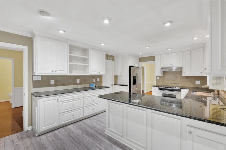 Property Photo: 299 Heathwood Drive SC 29307