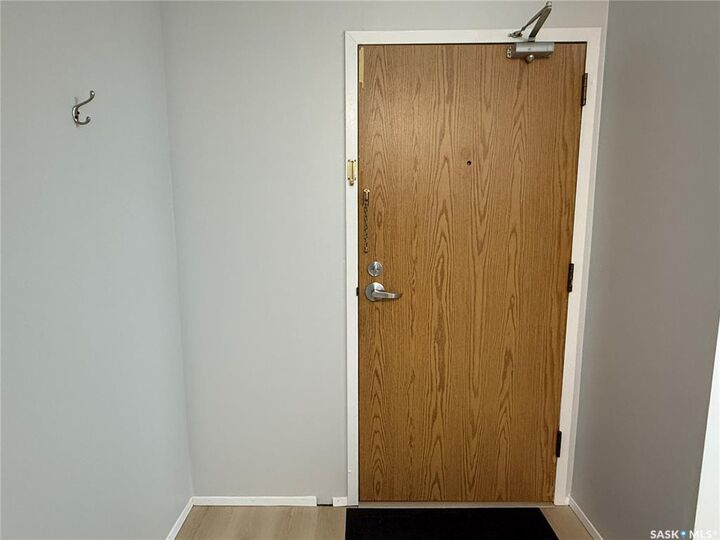 Property Photo: 4040 8th Street E 105B SK S7H 5L4