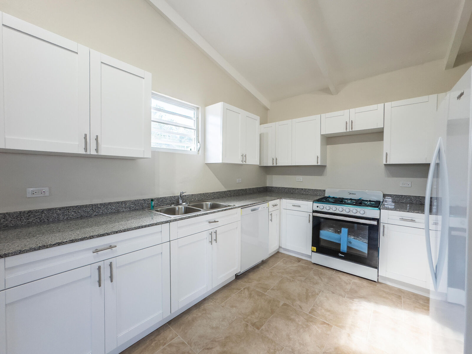 Property Photo: 122 Humbug Qu VI 00820