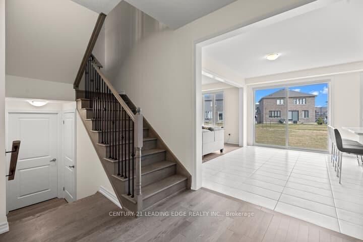 Property Photo:  165 Rosanne Circle  ON L9Z 0N1