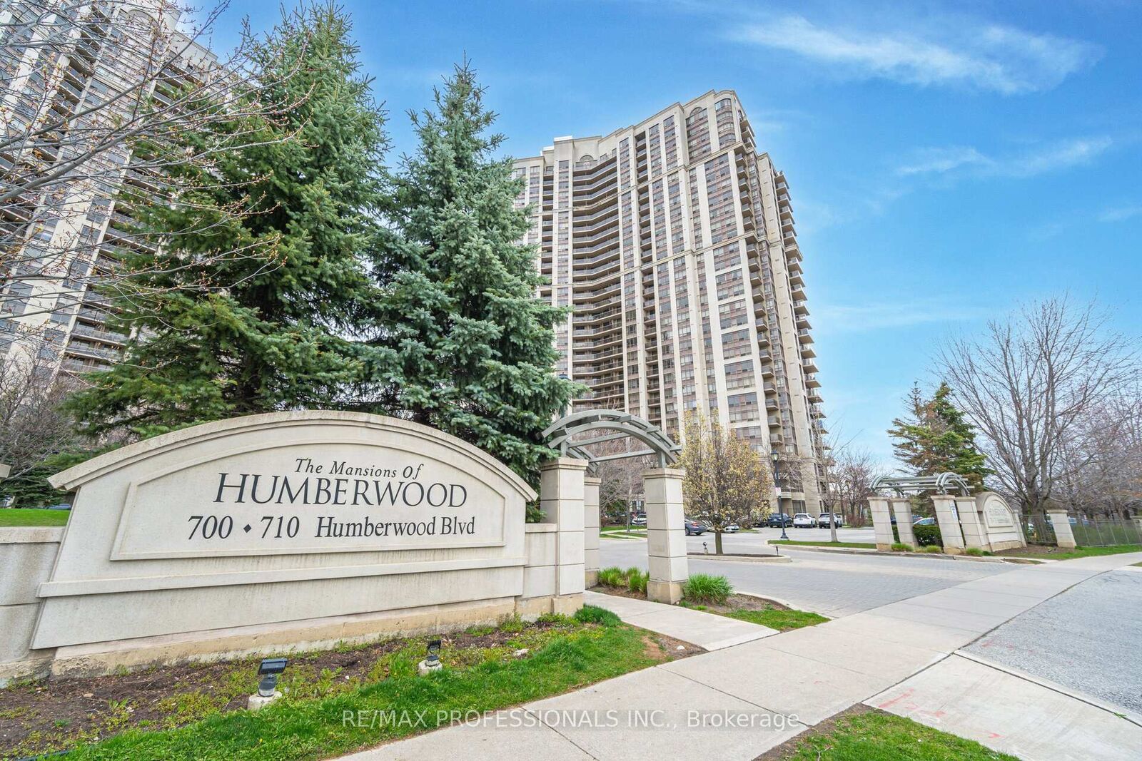 Property Photo:  700 Humberwood Boulevard Ph21  ON M9W 7J4 