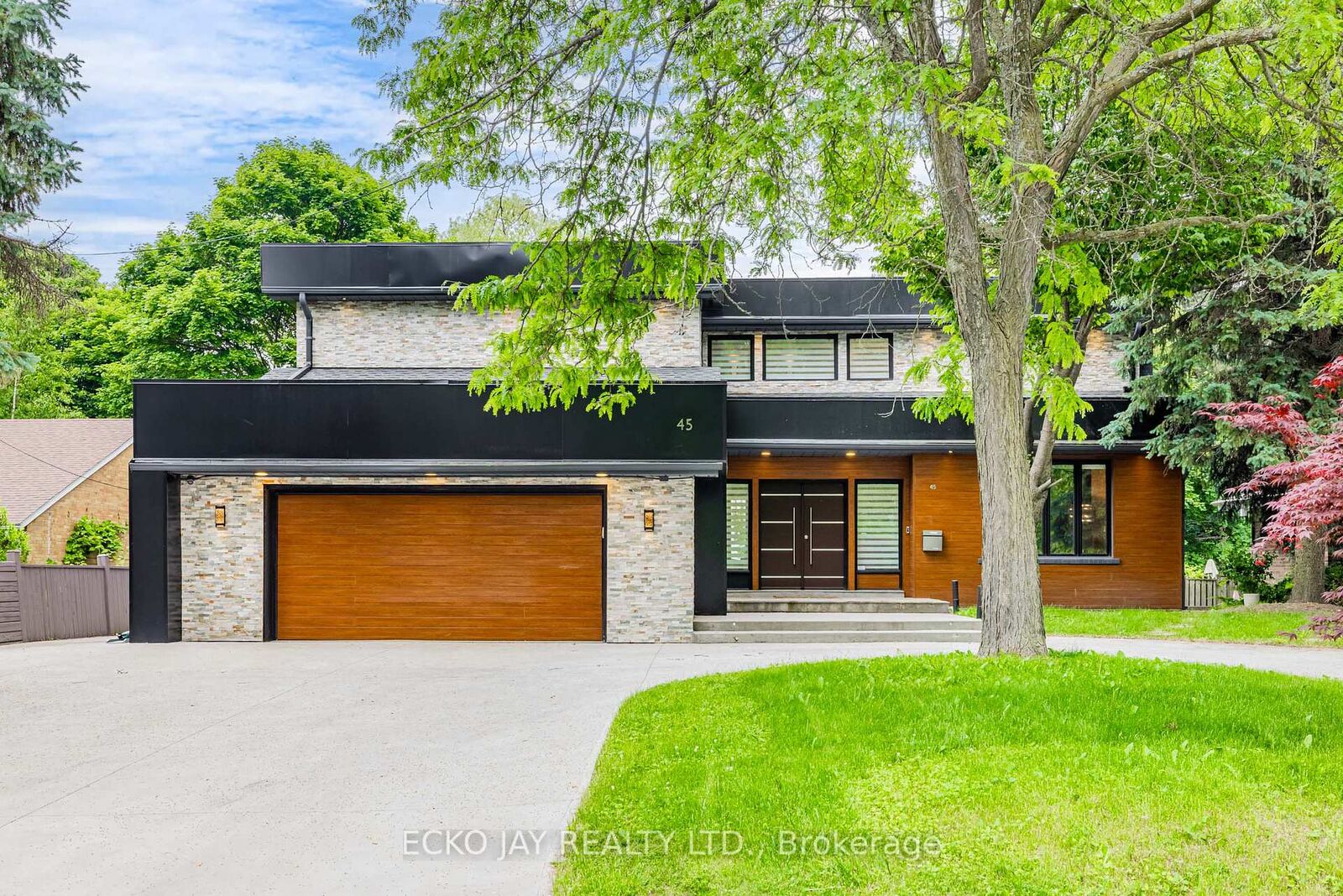 Property Photo: 45 Broadleaf Road ON M3B 1C3