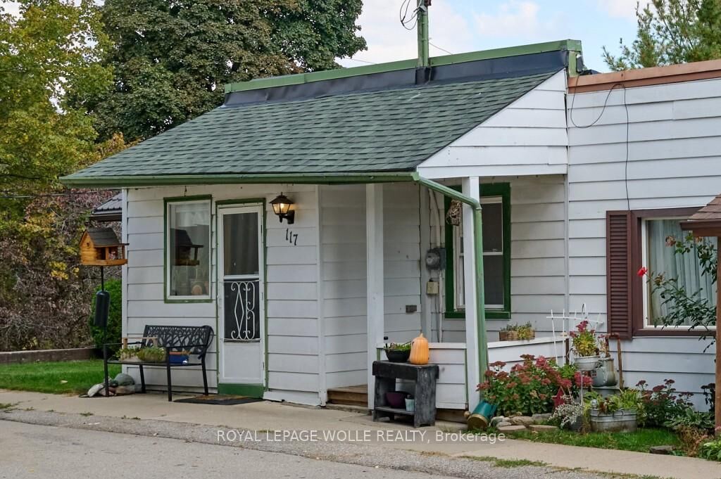 Property Photo: 117 Front Street ON N0B 2E0