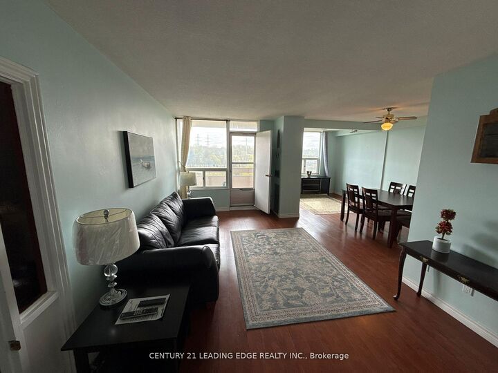 Property Photo:  20 Edgecliff Golfway 815  ON M3C 3A4 