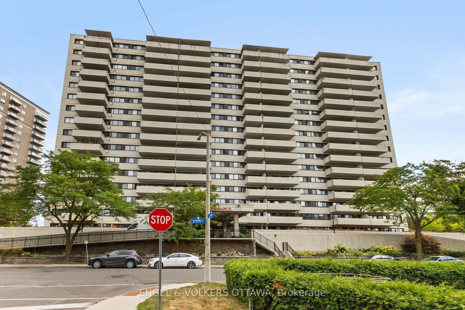 Property Photo: 40 Landry Street 1614 ON K1L 8K4