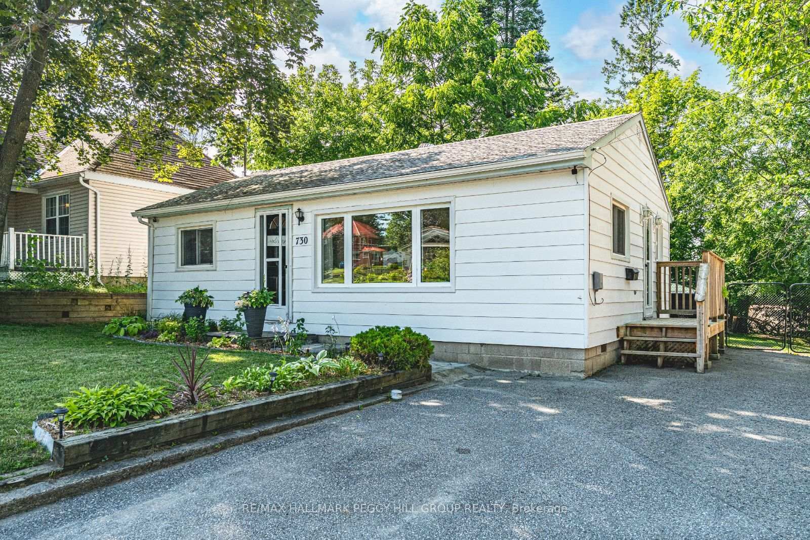 Property Photo: 730 Quebec Street ON L4R 1E6