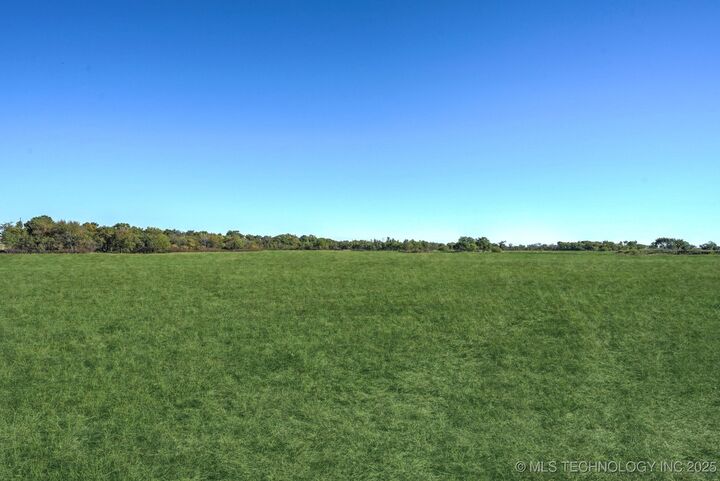 Property Photo:  00 N 205 Road  OK 74421 
