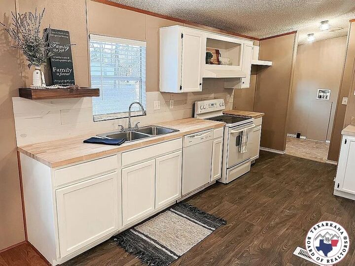 Property Photo:  115 Krobot Circle  TX 75501 