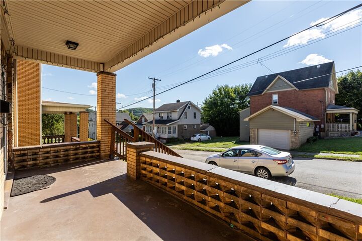 Property Photo: 220 Locust Avenue PA 15025