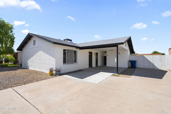 414 W Santa Cruz Drive  Tempe AZ 85282 photo