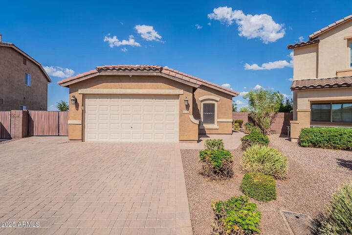 Property Photo:  42247 N Tulip Tree Street  AZ 85140 